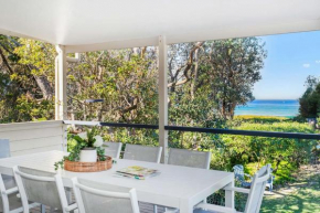 Beachfront Bliss on Mollymook Beach